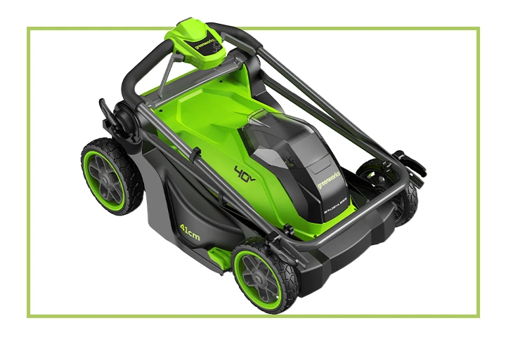 Складная ручка Газонокосилка занимает минимум места.