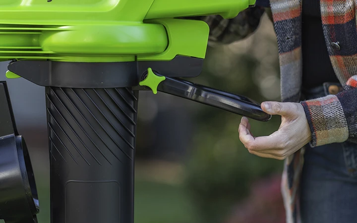 Дополнительная ручка, позволяя настроить удобное положение для работы.