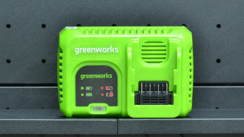 Купить Быстрое зарядное устройство Greenworks G40UC5, 40V - официальный ...