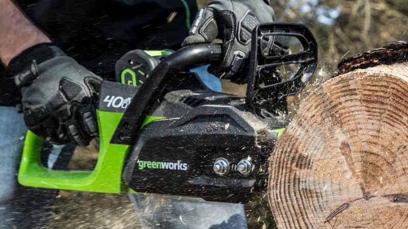  Цепная пила аккумуляторная Greenworks GD40CS15K4, 40V, 35 см, бесщеточная,  до 1,5 КВТ, с АКБ 4АЧ и ЗУ (1)