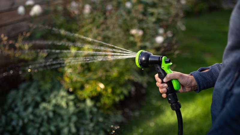 Купить Насос аккумуляторный для полива из бочки Greenworks G24SWP, 24V ...