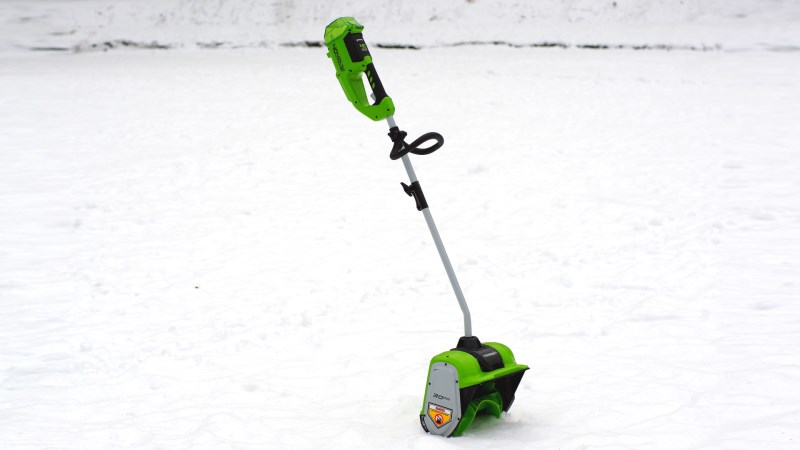  Снегоуборщик аккумуляторный Greenworks GD40SS, 40V, 30 см, бесщеточный, без АКБ и ЗУ (1)
